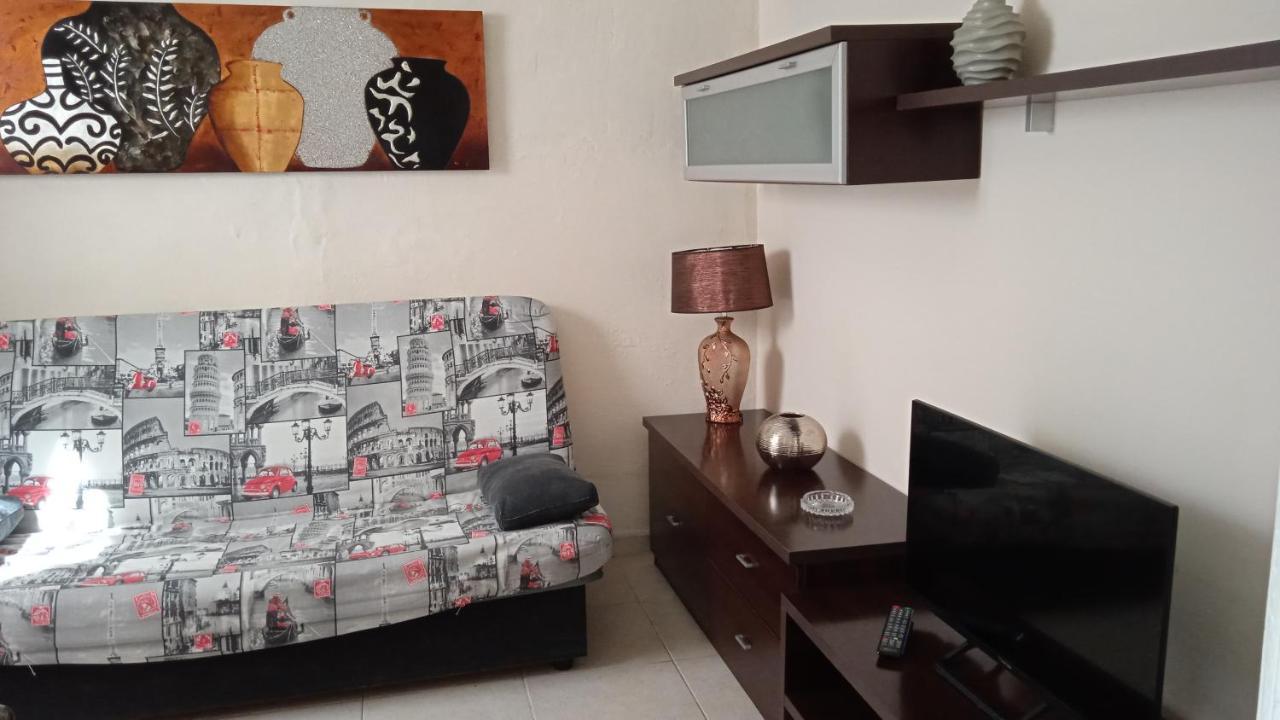 Precioso y económico estudio en Calella Exterior foto